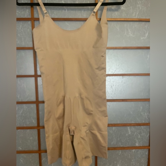 Spanx Shapetx size L Shapewear Open-Bust, Mid Thigh - Picture 3 of 4